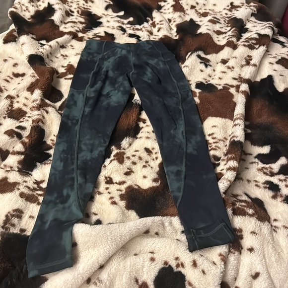 Victoria’s Secret leggings size 6 color green and black - Picture 2 of 3